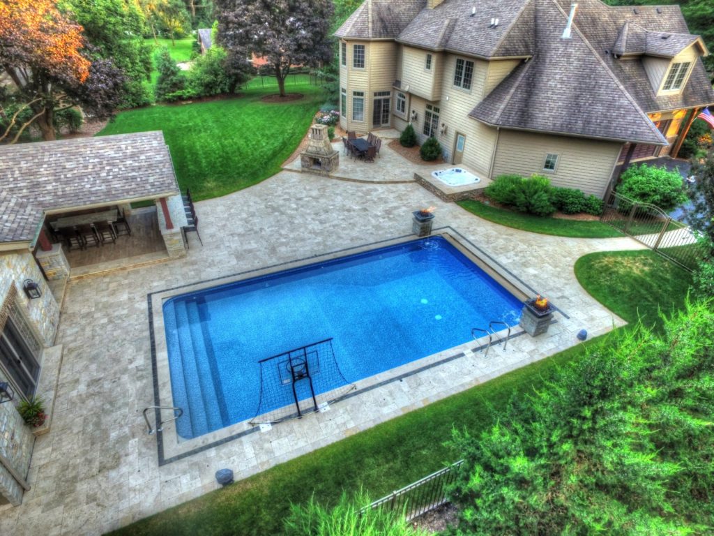 Vinyl Rectangle Pool with Hot Tub in Orland Park, IL