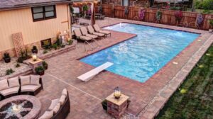 The L-Shaped Shotcrete Pool in home at Orland Park, IL