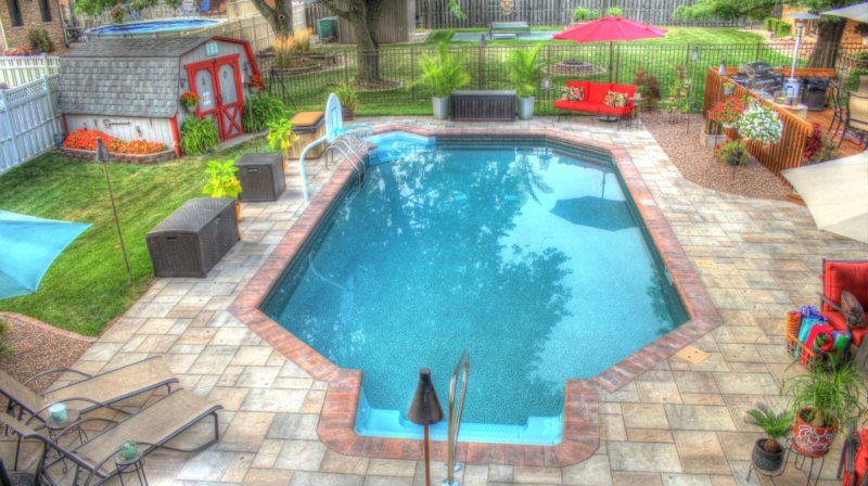 Grecian vinyl lined pool with a tan liner in Orland Park, IL 