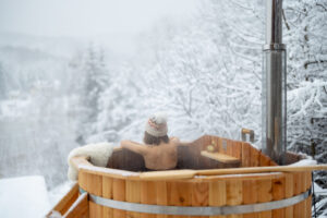 Outdoor hot tub in Orland Park, IL 