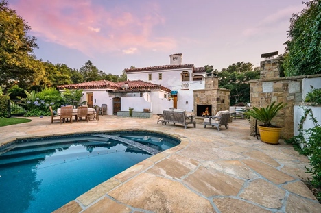 Custom backyard pool oasis design in Orland Park, IL